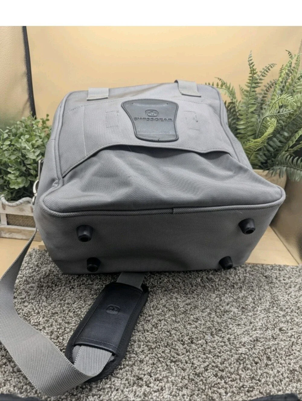 Swiss Gear Gray Zip Around Carry On Bag Shoulder Strap Collapsable